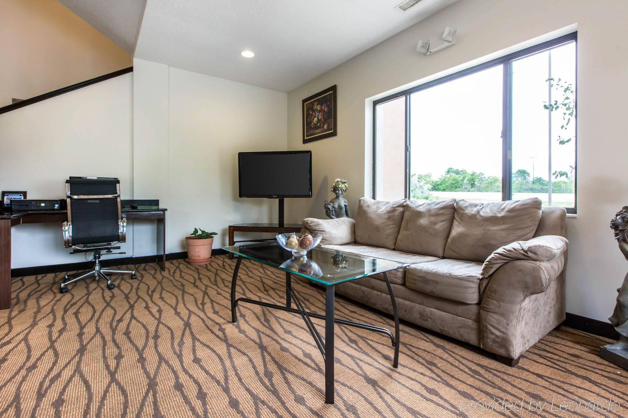 Econo Lodge Inn & Suites Peoria Illinois Bagian luar foto