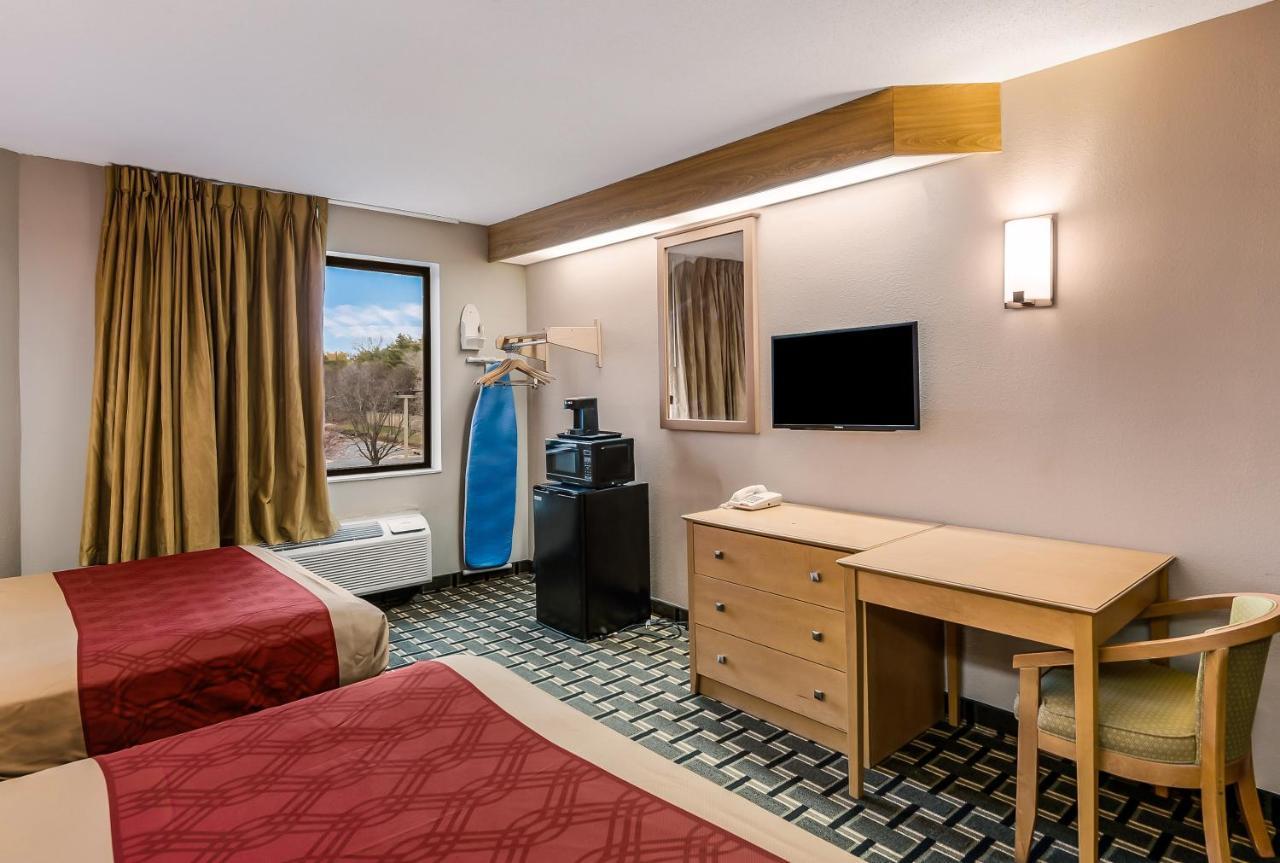 Econo Lodge Inn & Suites Peoria Illinois Bagian luar foto