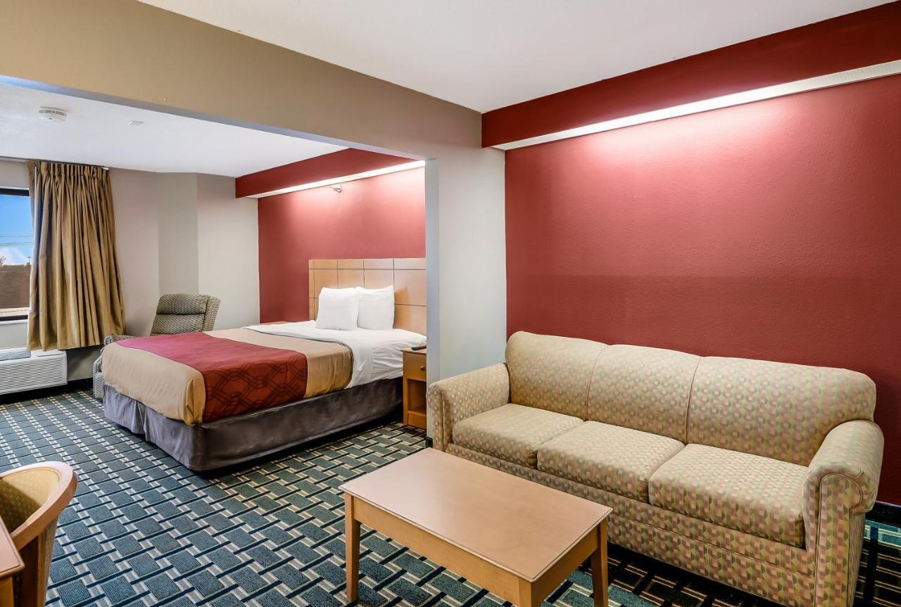 Econo Lodge Inn & Suites Peoria Illinois Bagian luar foto