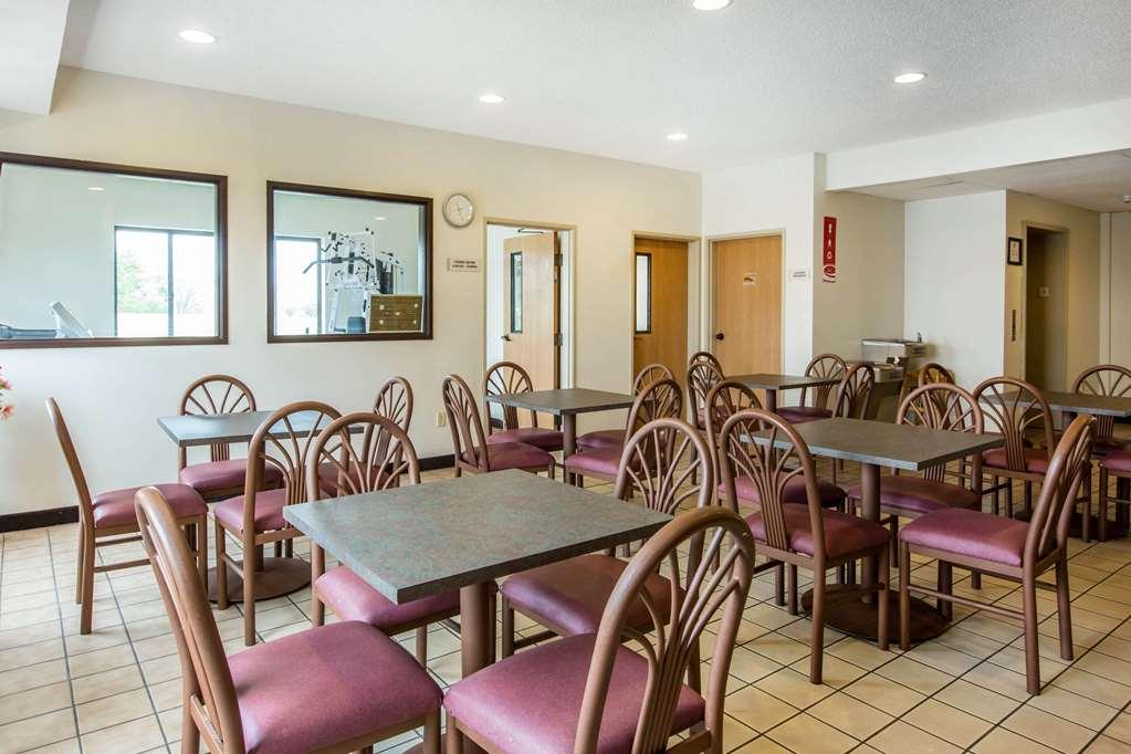 Econo Lodge Inn & Suites Peoria Illinois Restoran foto