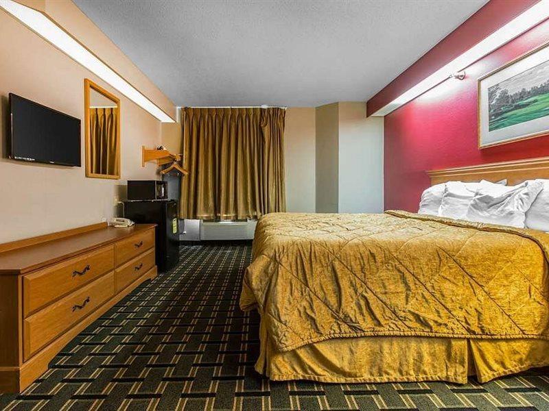 Econo Lodge Inn & Suites Peoria Illinois Bagian luar foto