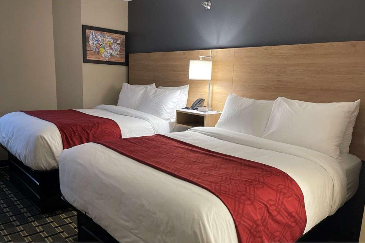 Econo Lodge Inn & Suites Peoria Illinois Bagian luar foto