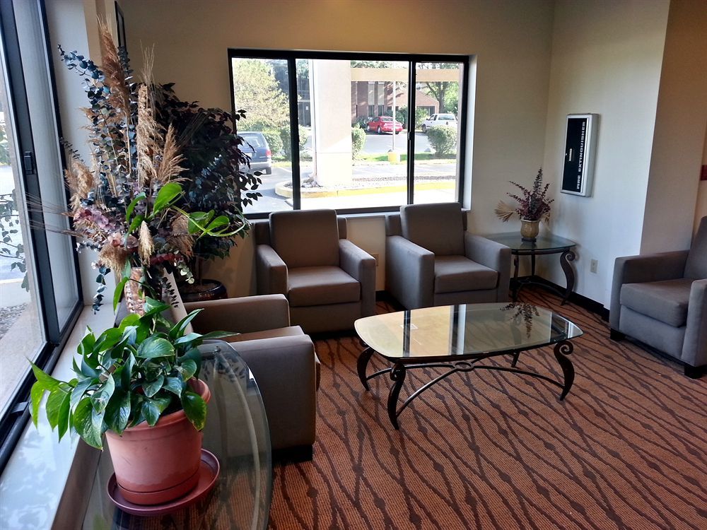 Econo Lodge Inn & Suites Peoria Illinois Bagian luar foto