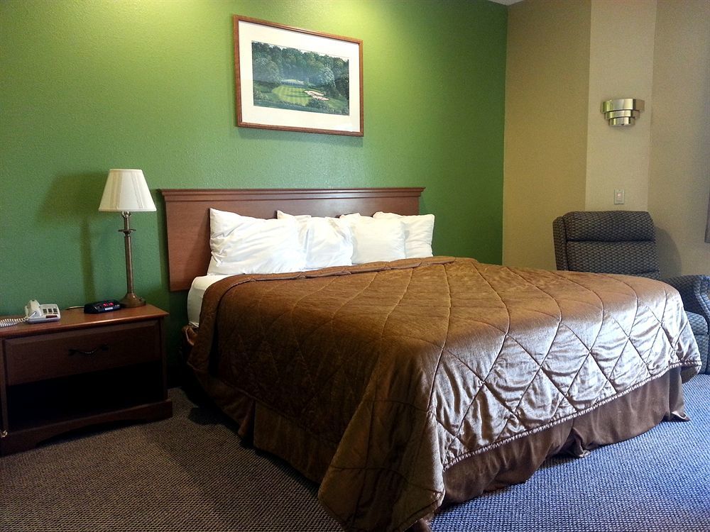 Econo Lodge Inn & Suites Peoria Illinois Bagian luar foto