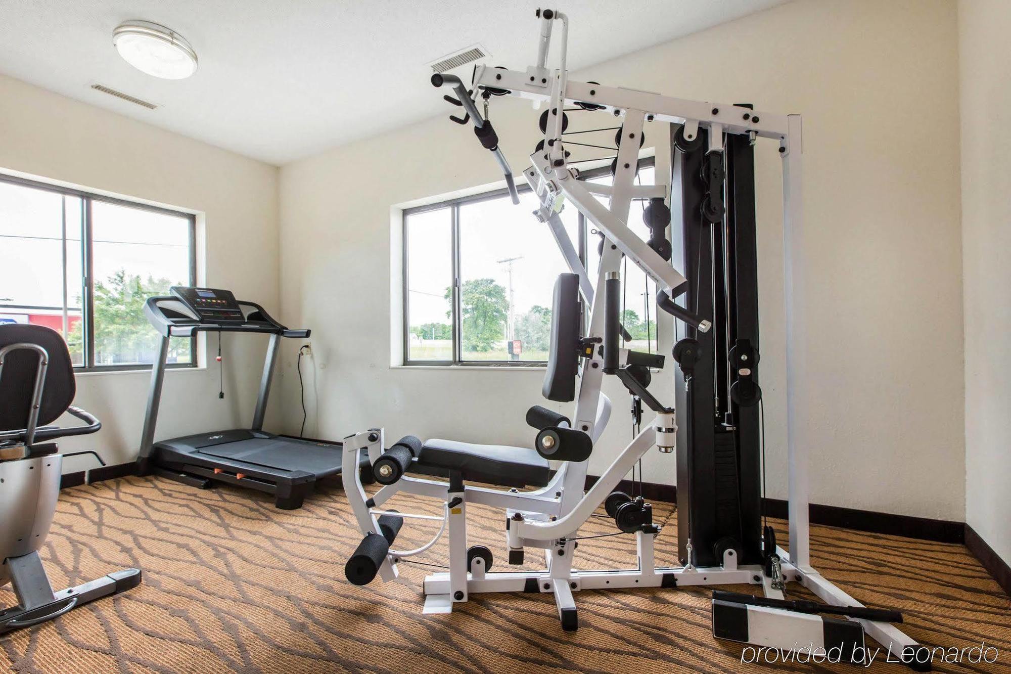 Econo Lodge Inn & Suites Peoria Illinois Bagian luar foto